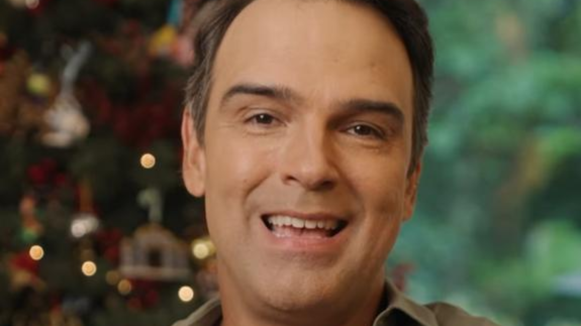 Tadeu Schmidt fala sobre preparação para BBB e rotina com família: ‘Compromisso’
