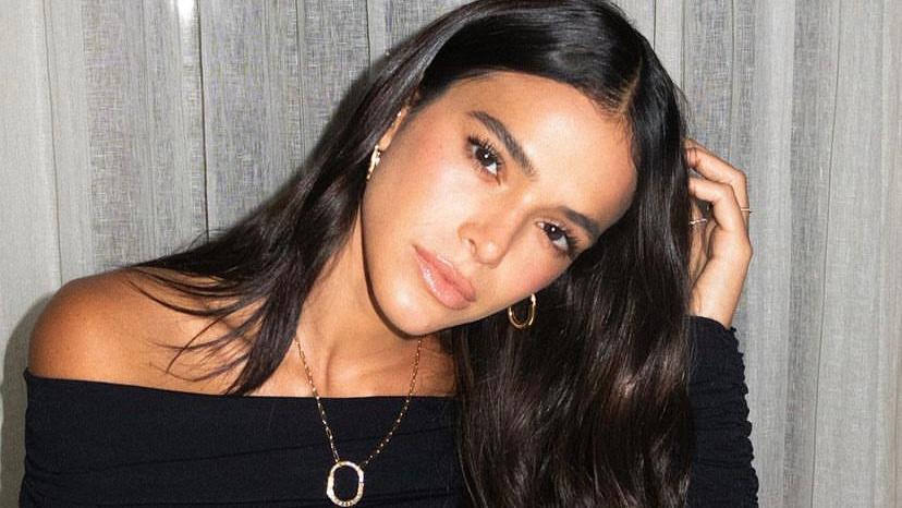 Bruna Marquezine brinca sobre não enviar feliz natal aos amigos