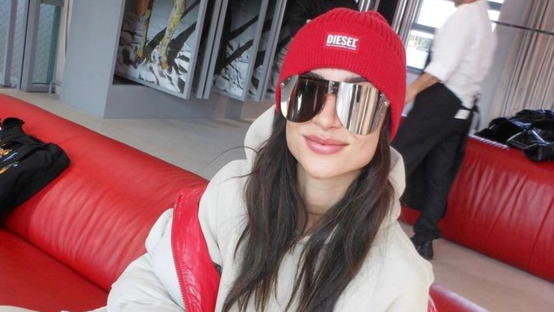 Bianca Andrade surge em Milão com o filho Cris para sua primeira Semana de Moda