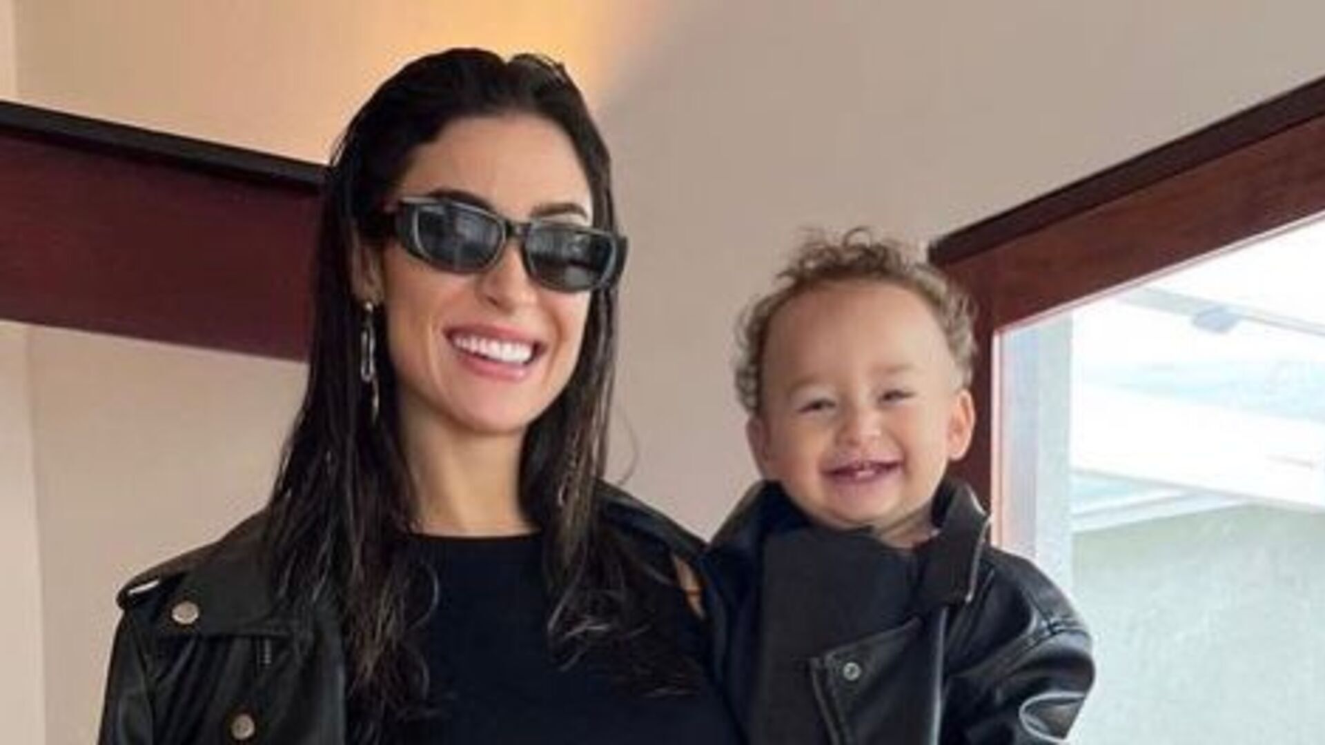 Bianca Andrade leva seu filho Cris para se vacinar e compartilha momentos fofos com o pequeno