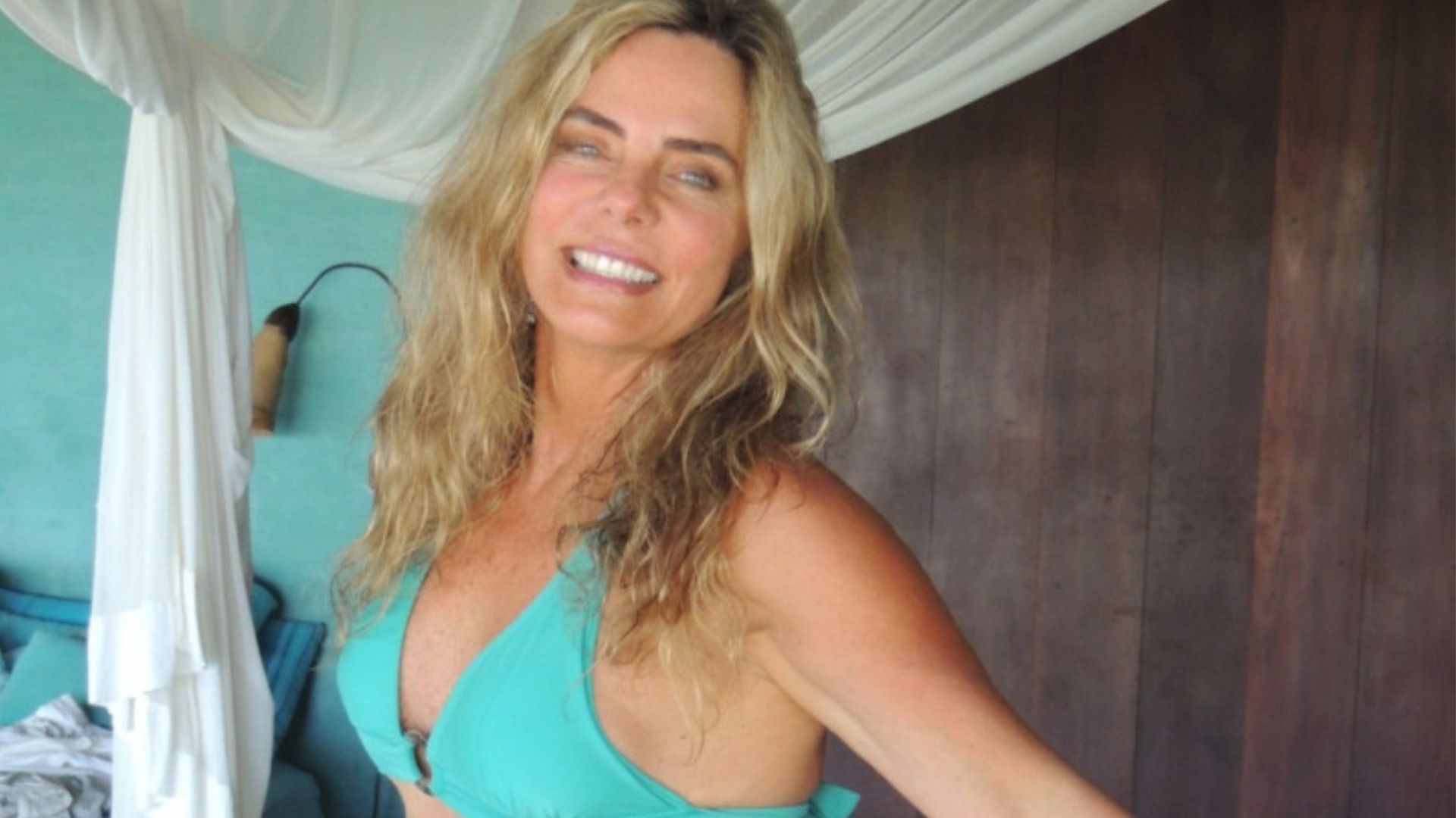 Aos 70 anos, Bruna Lombardi é flagrada pelo marido em clique raro de biquíni: “Intimidade”