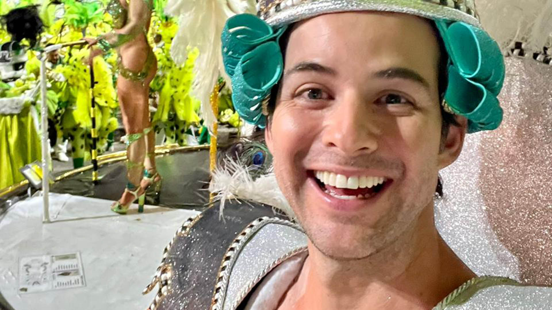 Ator de ‘Mar do Sertão’, Bruno Dubeux desfila pela Mocidade Independente de Padre Miguel