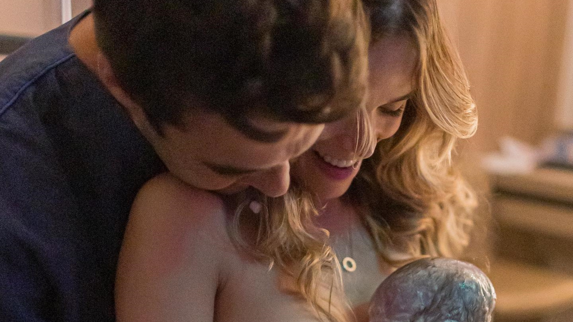Carol Dias encanta ao postar fotos do parto da segunda filha, Sarah: “Princesa mais linda”