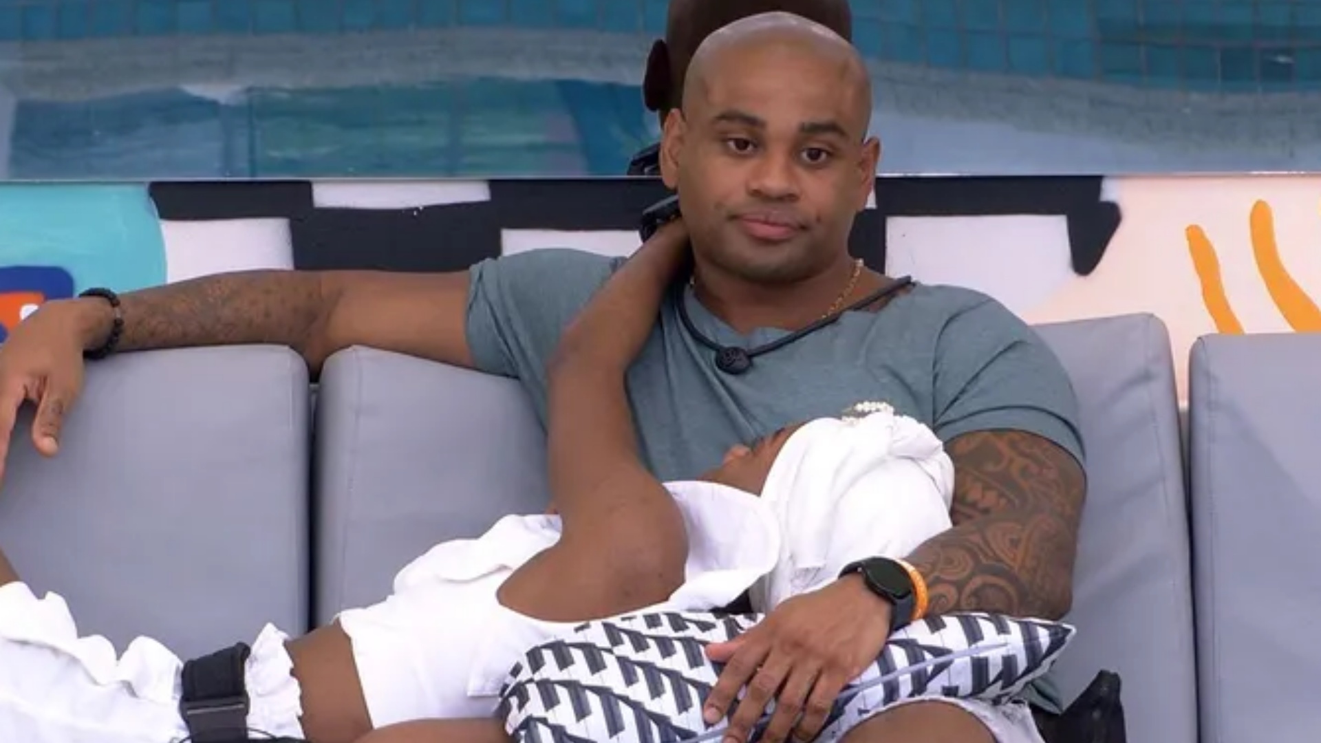 BBB 23: Cezar Black reclama de jogo em grupo e faz desabafo: “Me tornei uma presa fácil”