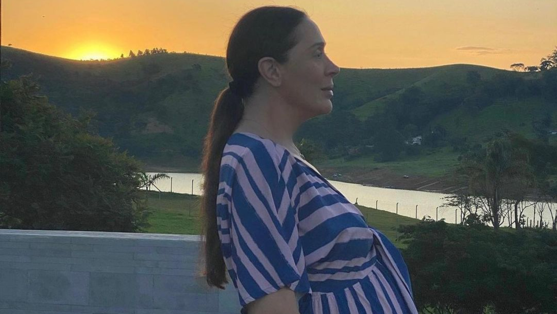 Vai nascer? Claudia Raia exibe barrigão redondinho em nova foto: ”Linda”