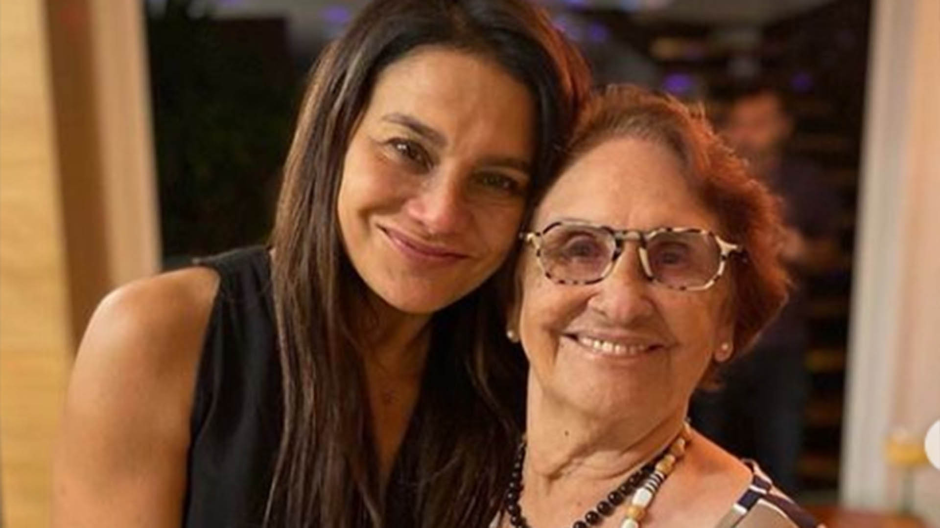 Dira Paes anuncia a morte da mãe: ‘Partiu segurando a minha mão’