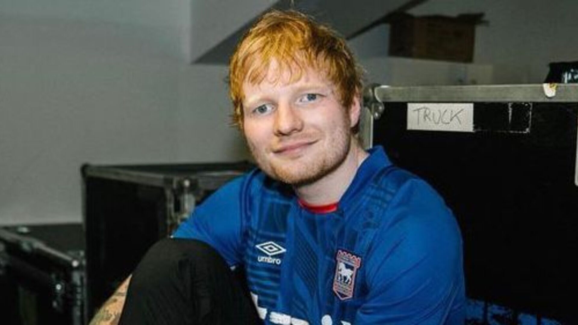 Ed Sheeran volta às redes sociais e explica afastamento: “Momentos turbulentos”