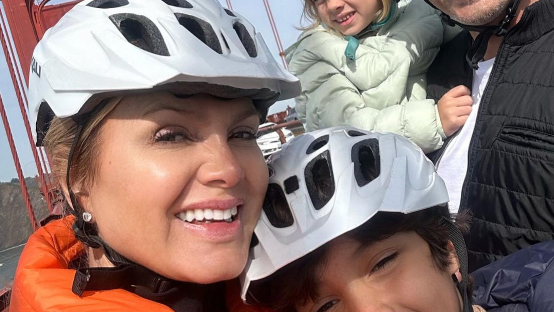 Eliana revela birras dos filhos em viagem fora do Brasil: ”Vontade de sair correndo”