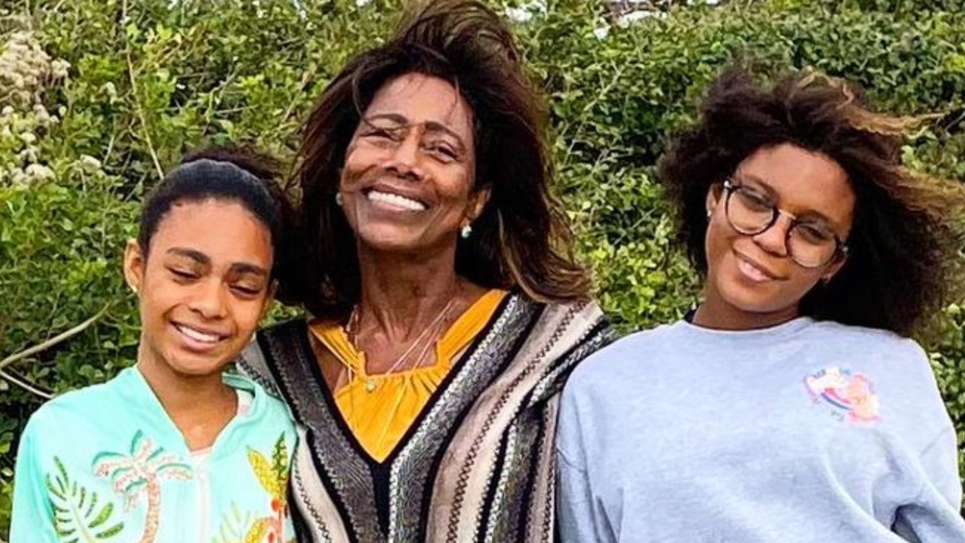 Após 14 anos juntas, Gloria Maria deixa duas filhas adolescentes