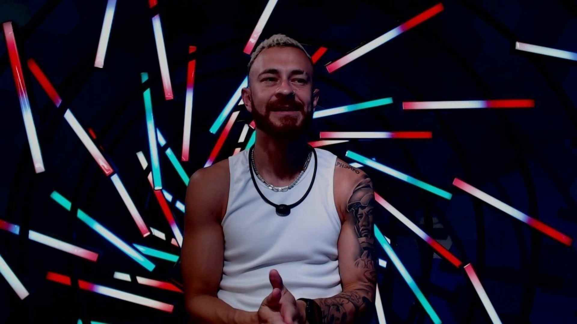 BBB 23: Fred comemora 8 anos do novo nome: “Mudou minha vida”