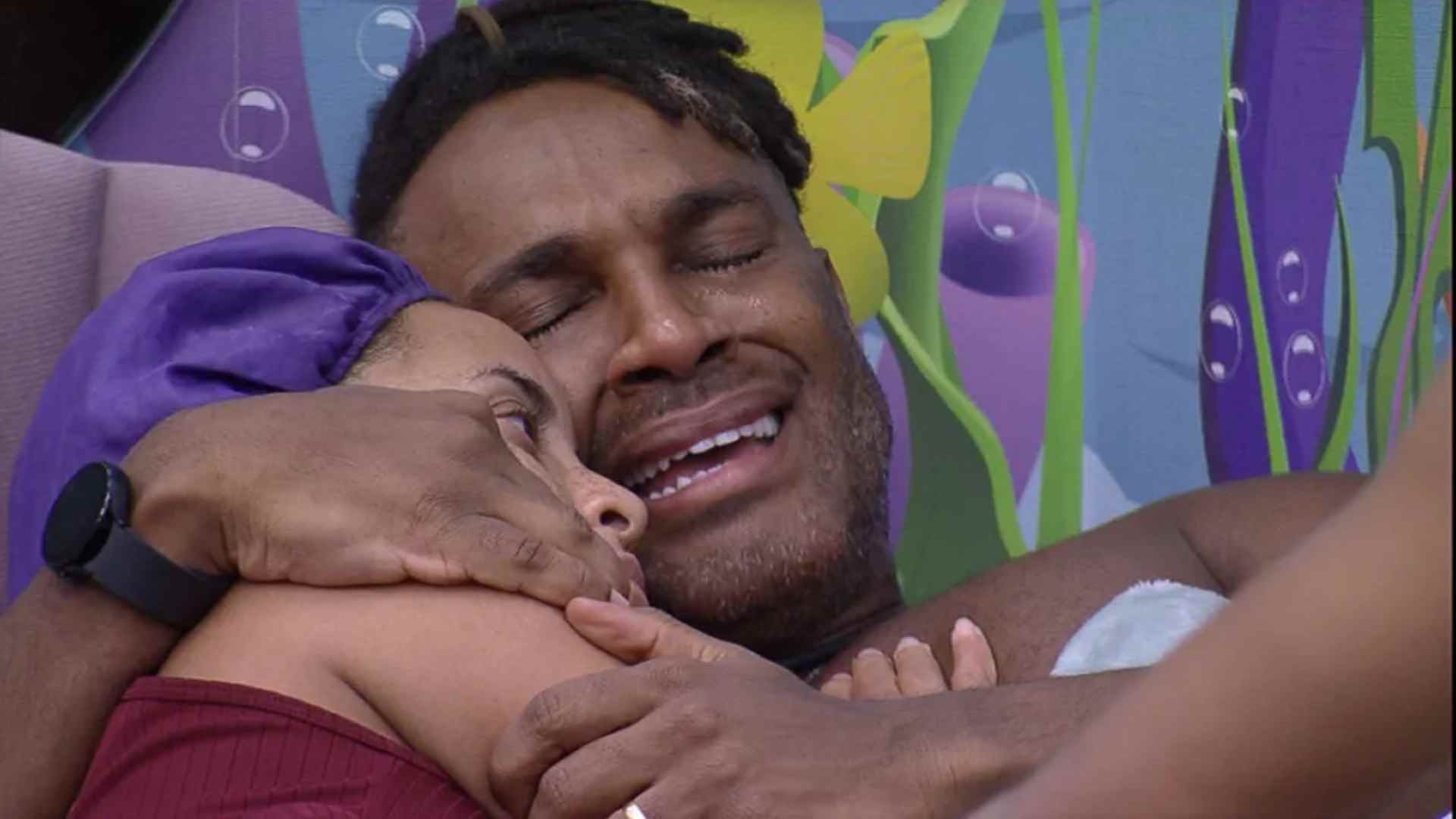 BBB 23: Fred Nicácio cai no choro ao falar sobre paredão e é consolado por Domitila