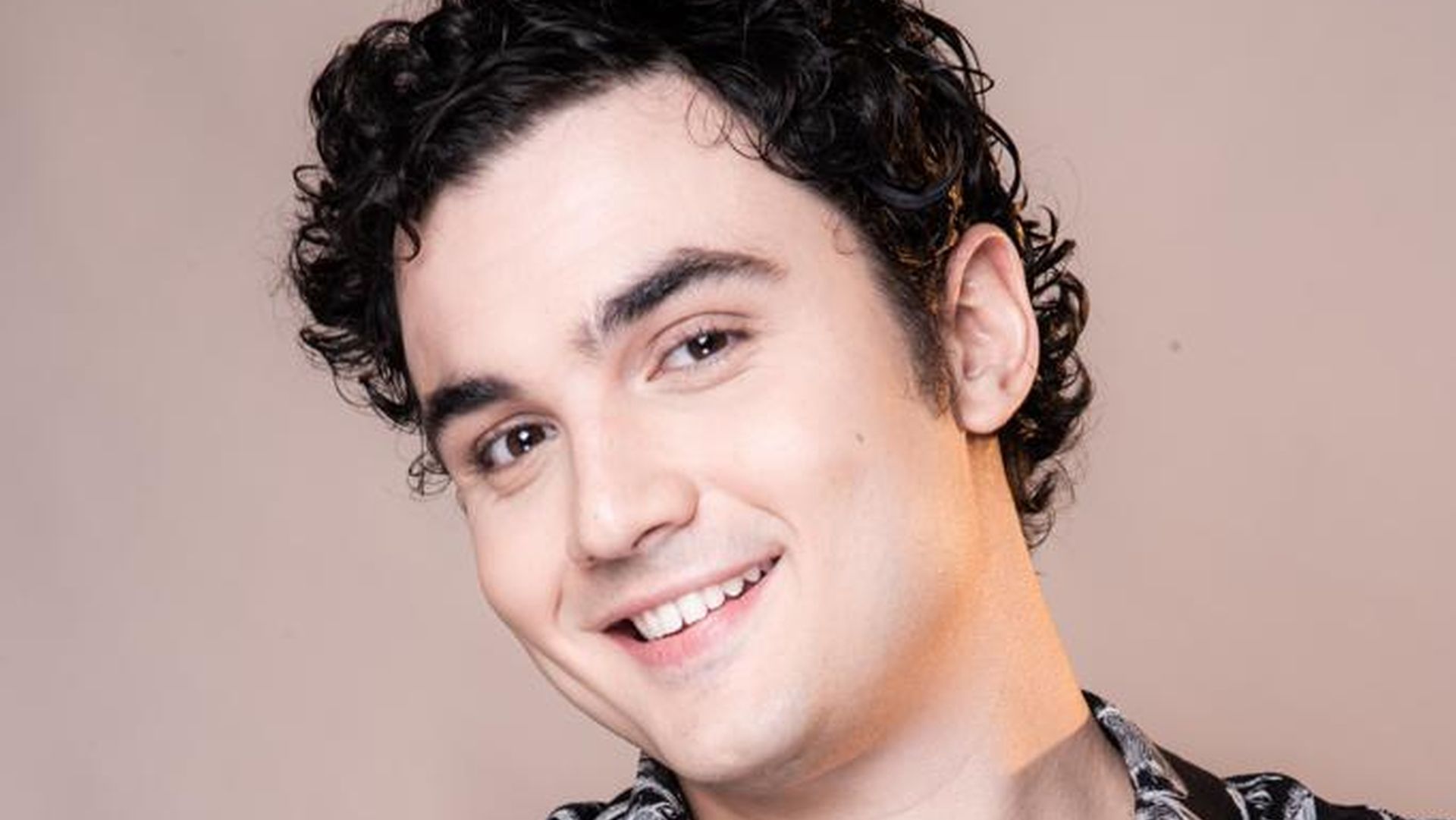 Ator de Vai Na Fé estreia novo filme e celebra personagem da novela: ‘Não desiste’