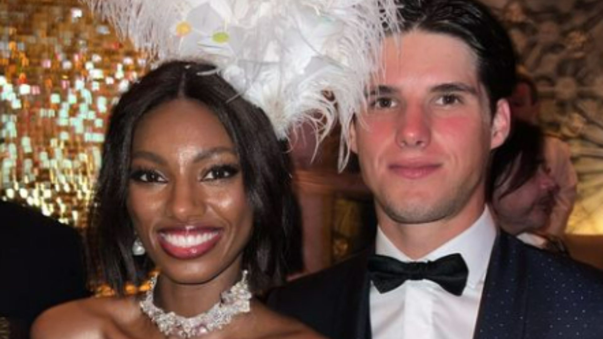 Ex-BBB rouba a cena em baile de gala e dá de cara com modelo; veja vídeo