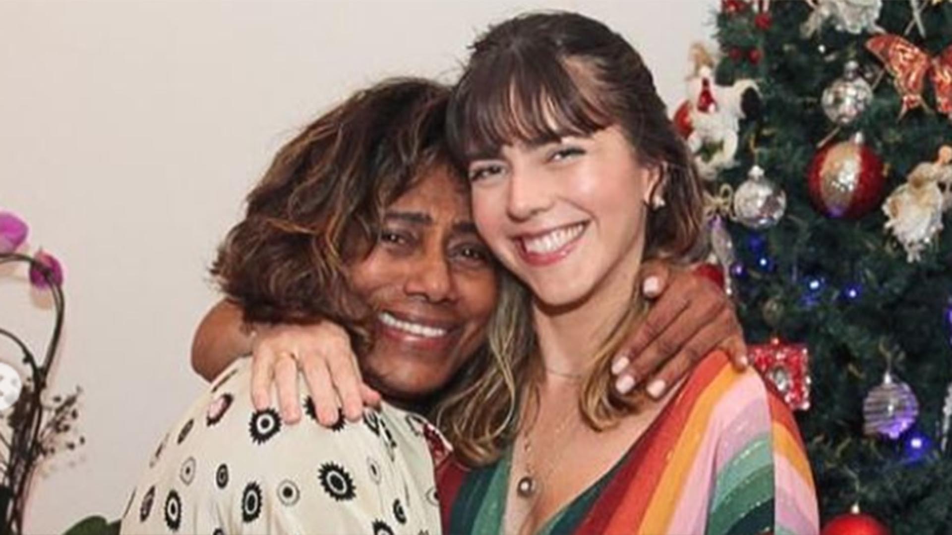 Afilhada de Glória Maria faz homenagem tocante cinco dias após a morte da jornalista