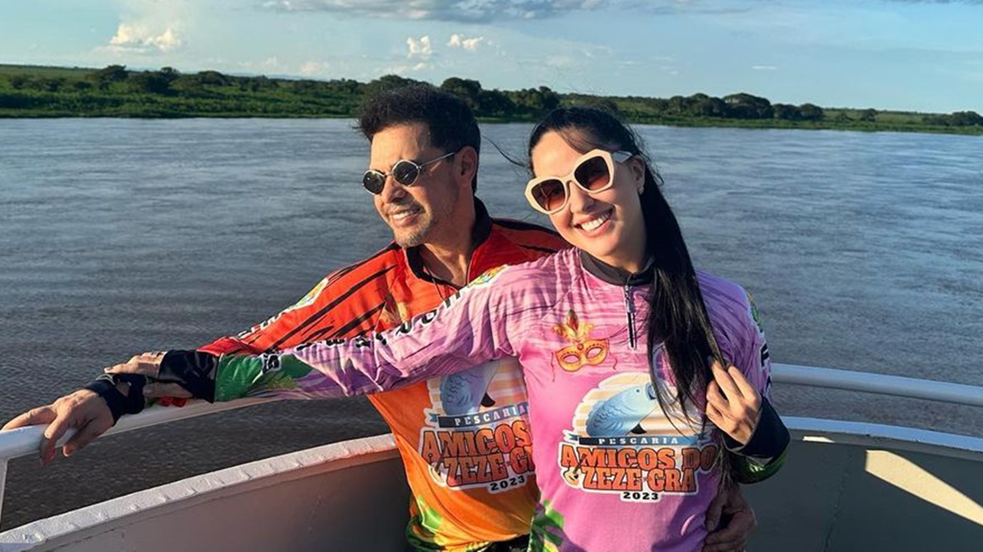 Longe do Carnaval, Zezé Di Camargo e Graciele Lacerda passam férias em meio à natureza