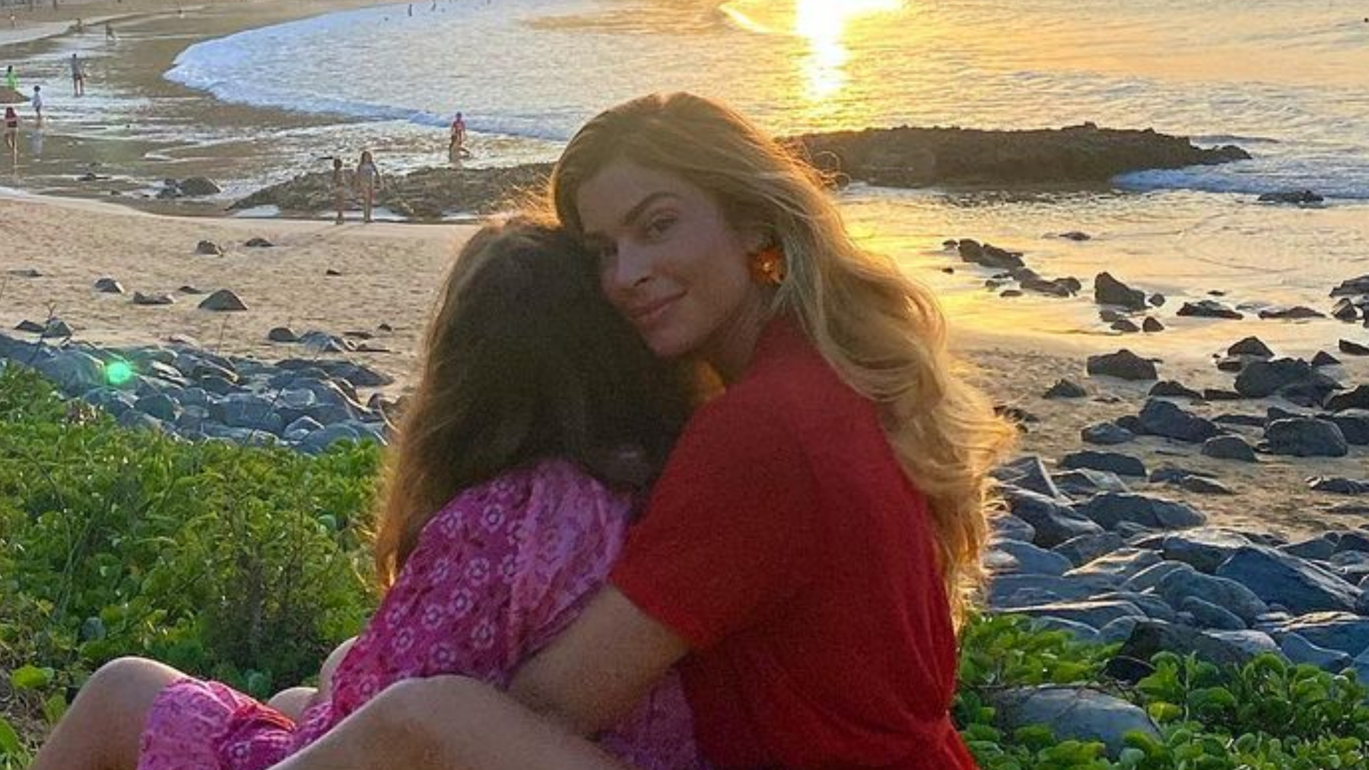 Grazi Massafera se derrete ao mostrar mimo que ganhou da filha Sofia