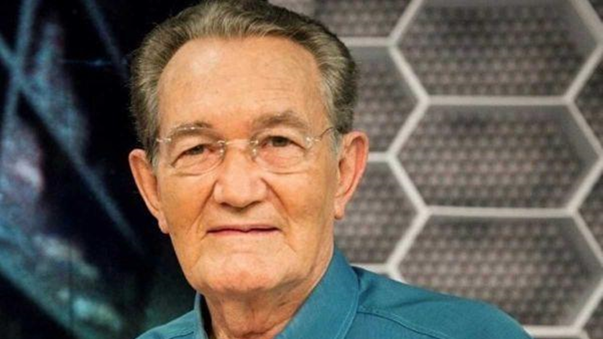 Quem é Léo Batista? Jornalista de 90 anos sofreu acidente de carro
