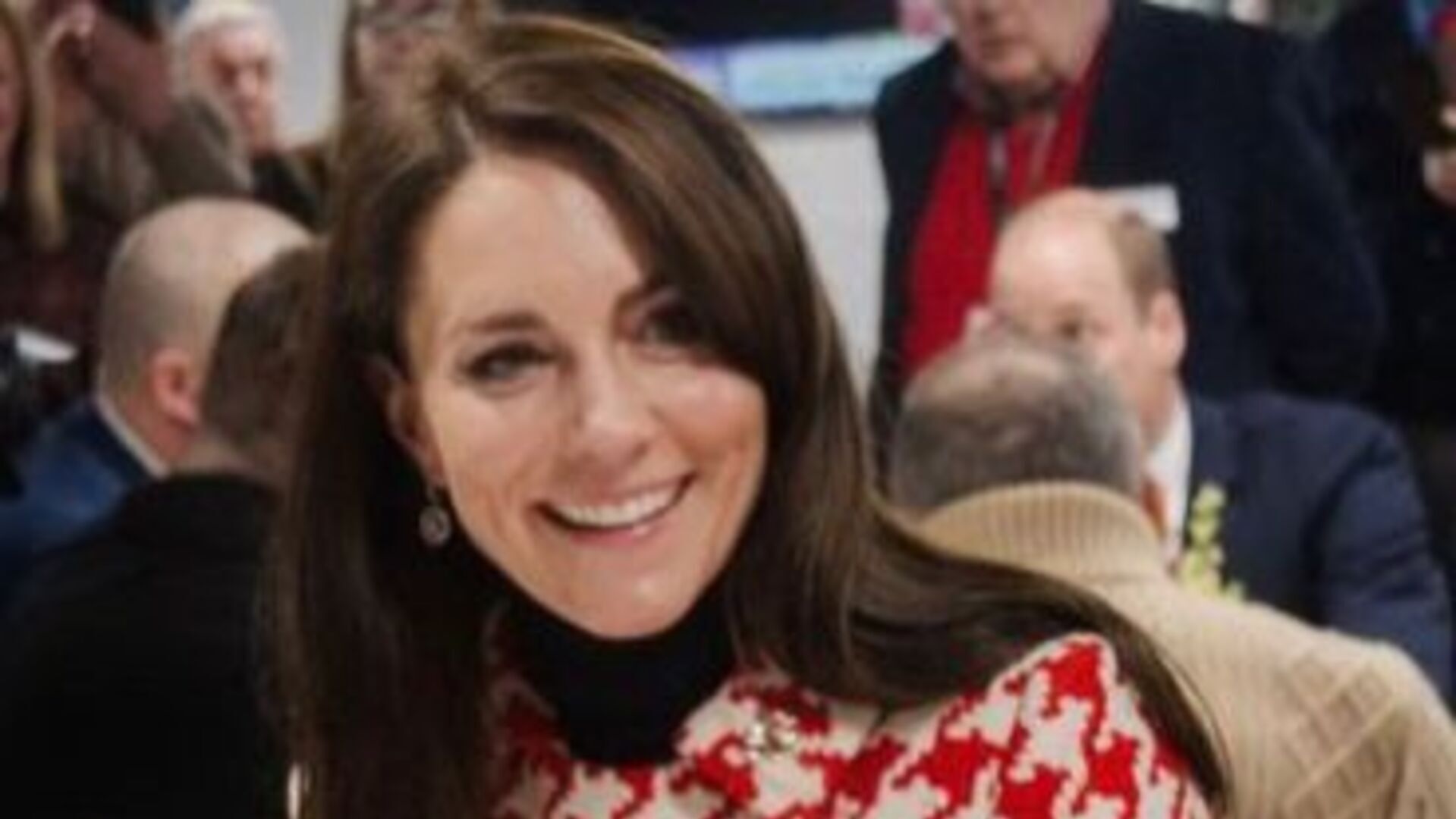 Kate Middleton surpreende ao reciclar look de 2018 em visita real