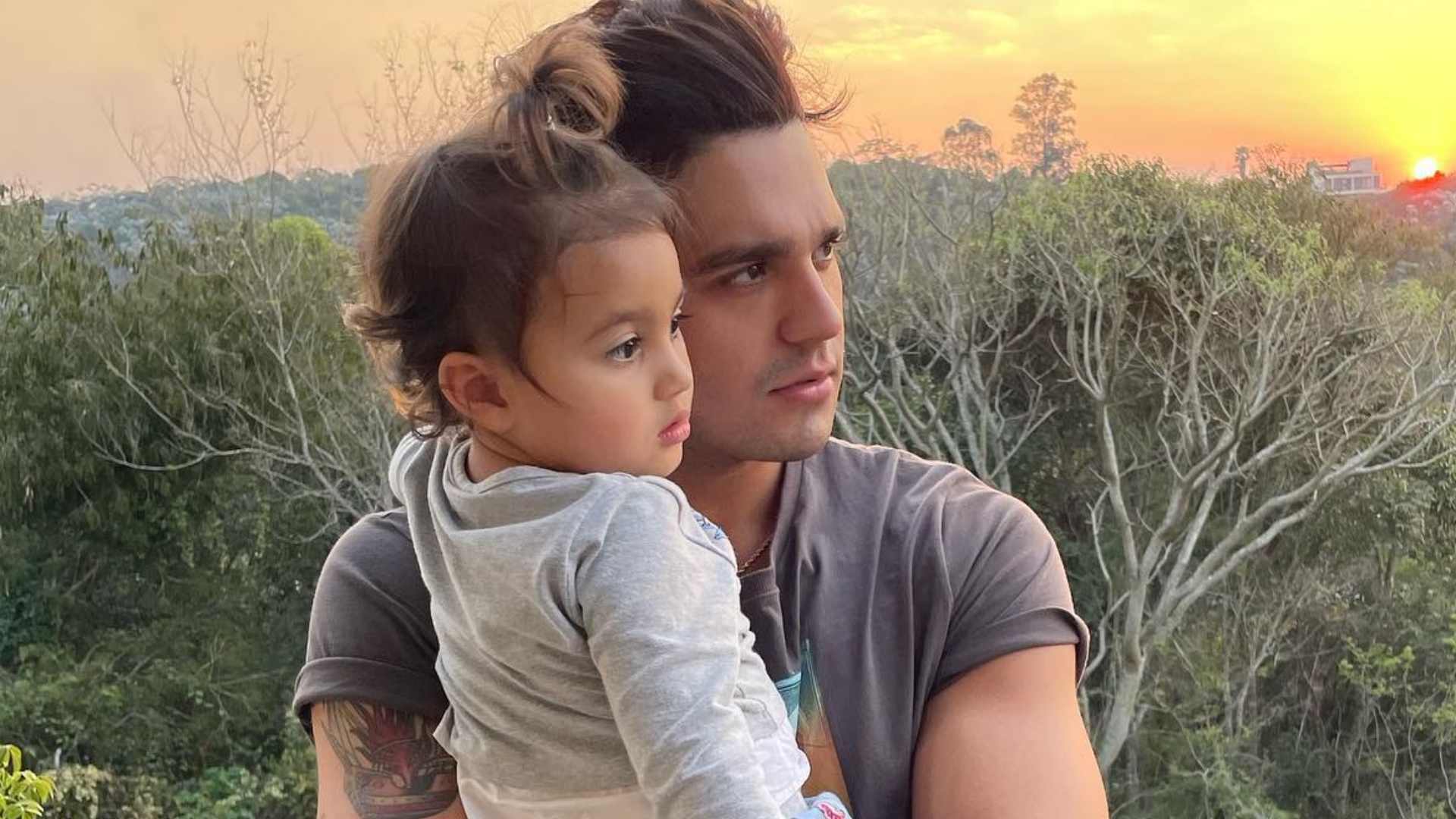 Com cliques encantadores, Luan Santana comemora aniversário da afilhada: “Mudou as nossas vidas”