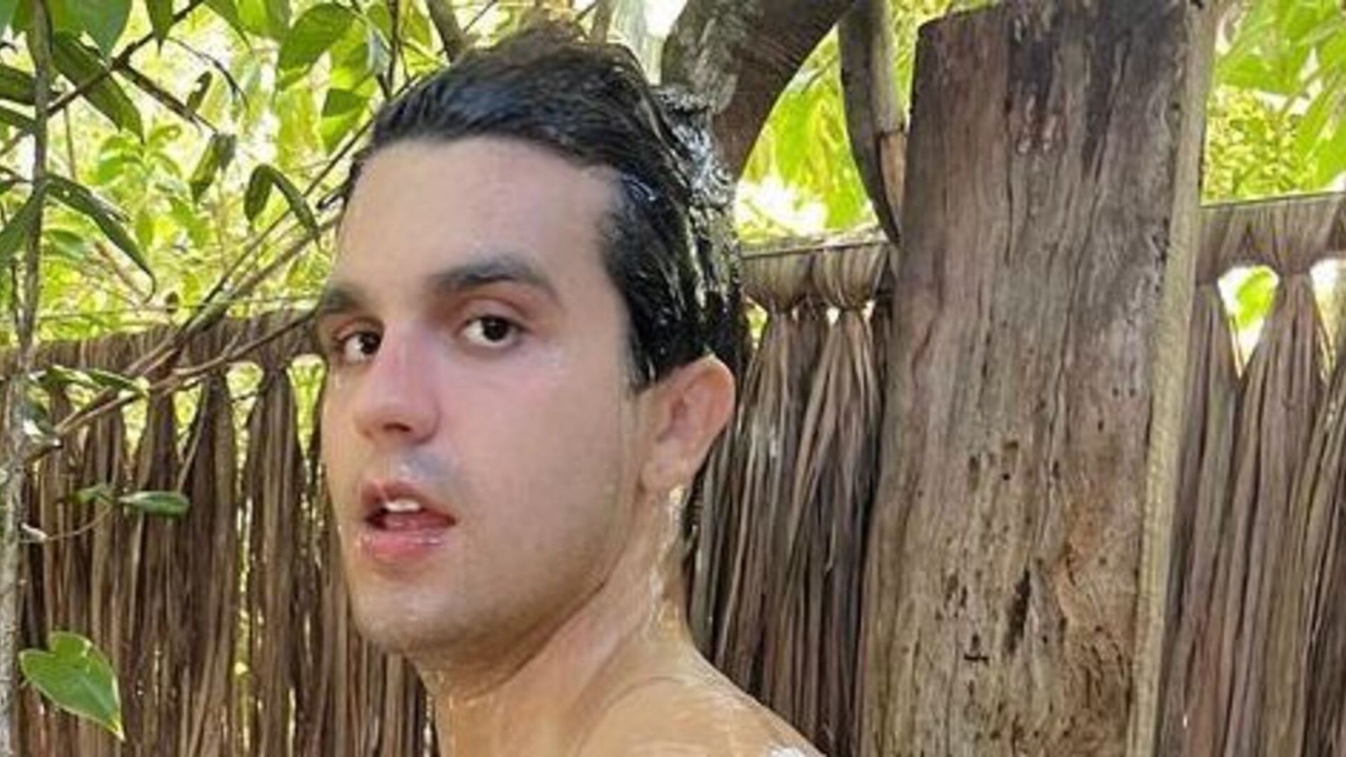 Luan Santana leva fãs à loucura ao publicar foto sem camisa: “Maravilhoso”