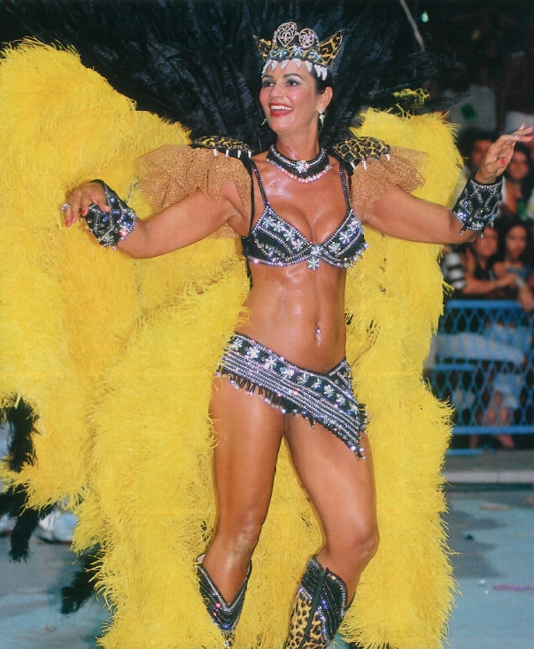 Luiza Brunet no Carnaval de 2002 (Foto: Acervo CARAS)