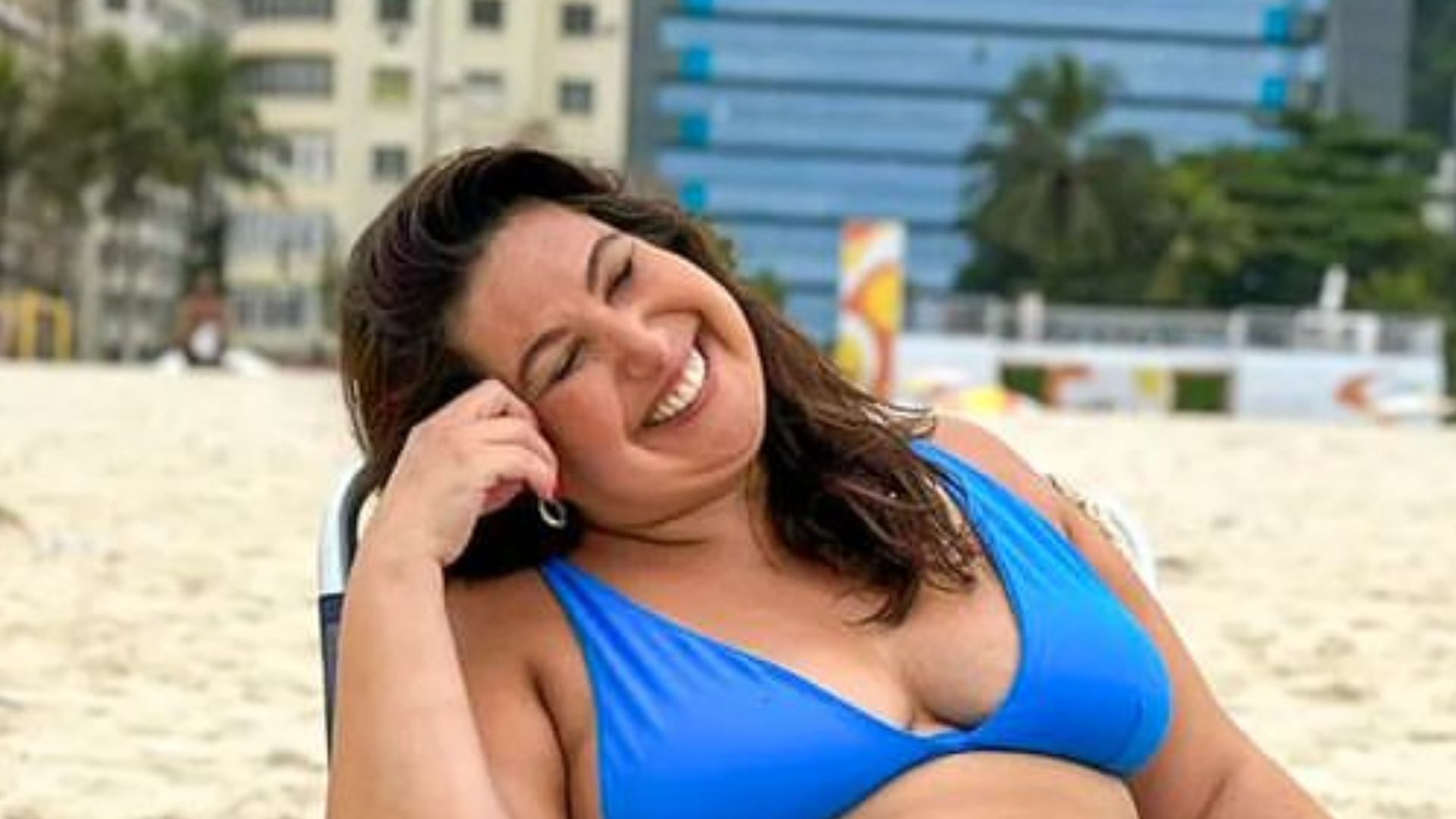 Na praia, Mariana Xavier exibe beleza natural em clique de biquíni: “Por mais mulheres reais”
