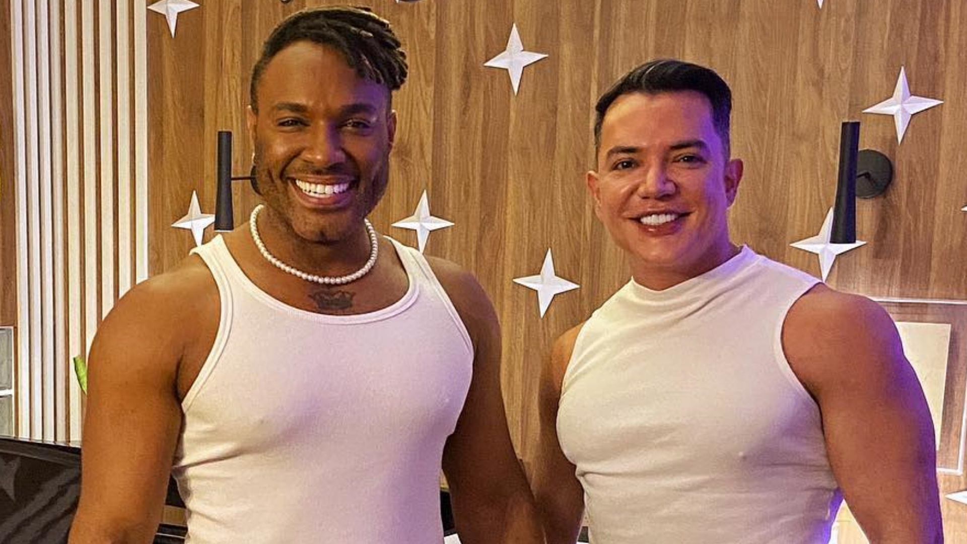 Marido de Fred Nicácio, do BBB 23, comemora 8 anos ao lado do marido: “Amo você”