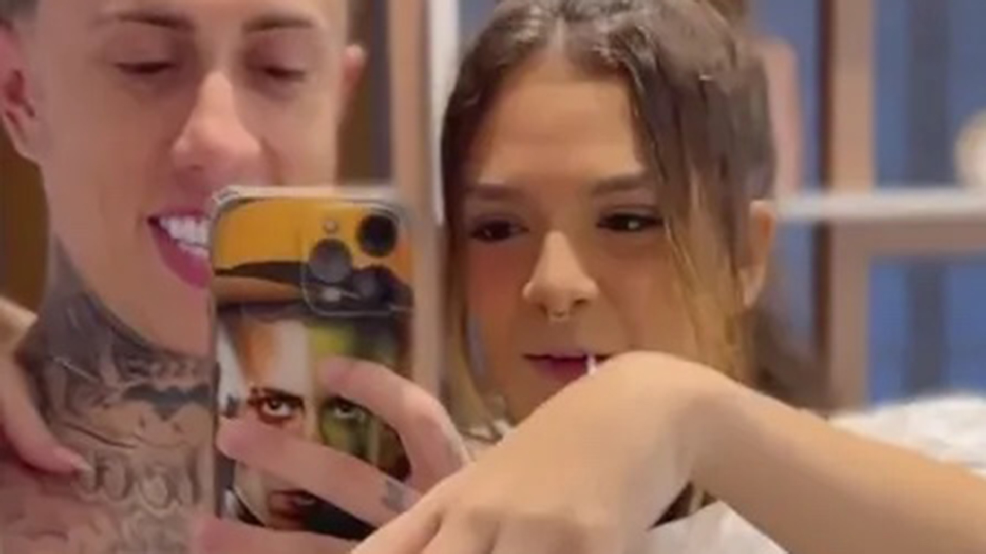 Mel Maia faz tatuagem para homenagear o namorado, MC Daniel