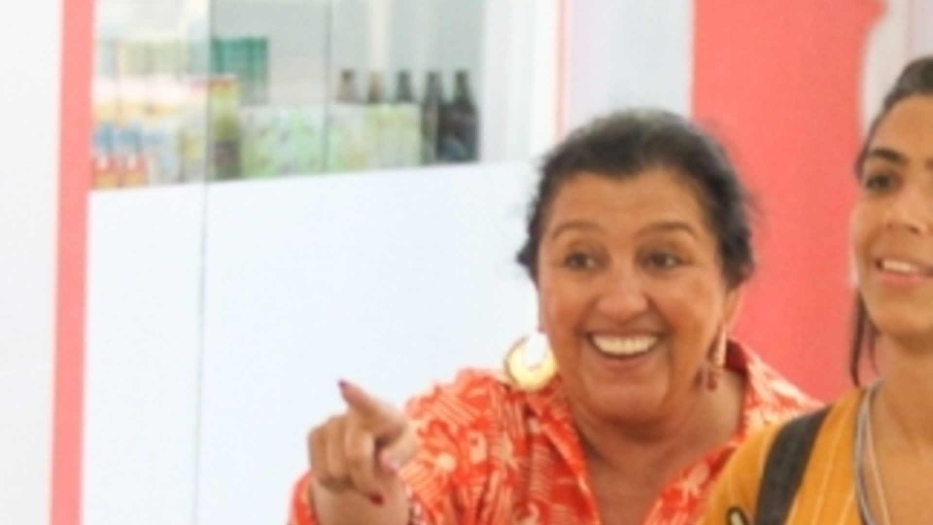 Regina Casé surpreende ao ser fotografada com sua filha Benedita