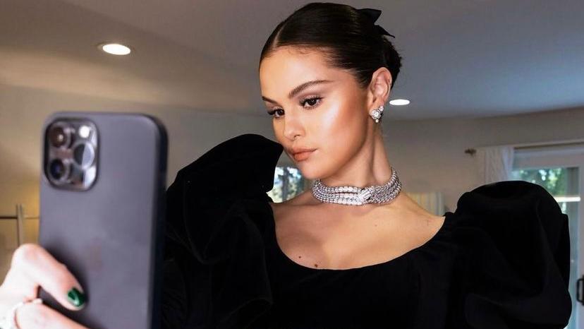 Selena Gomez revela qual é a única rede social que ainda mantém no celular. Saiba qual!
