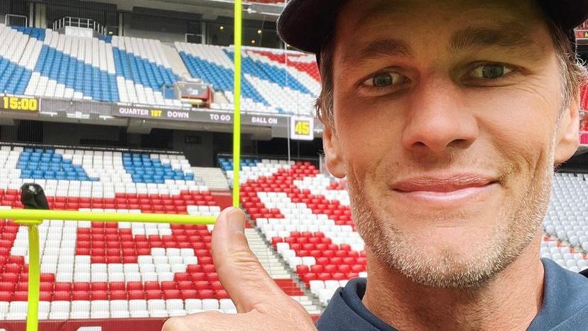 Tom Brady faz post enigmático de Valentine’s Day após divórcio com Gisele Bündchen