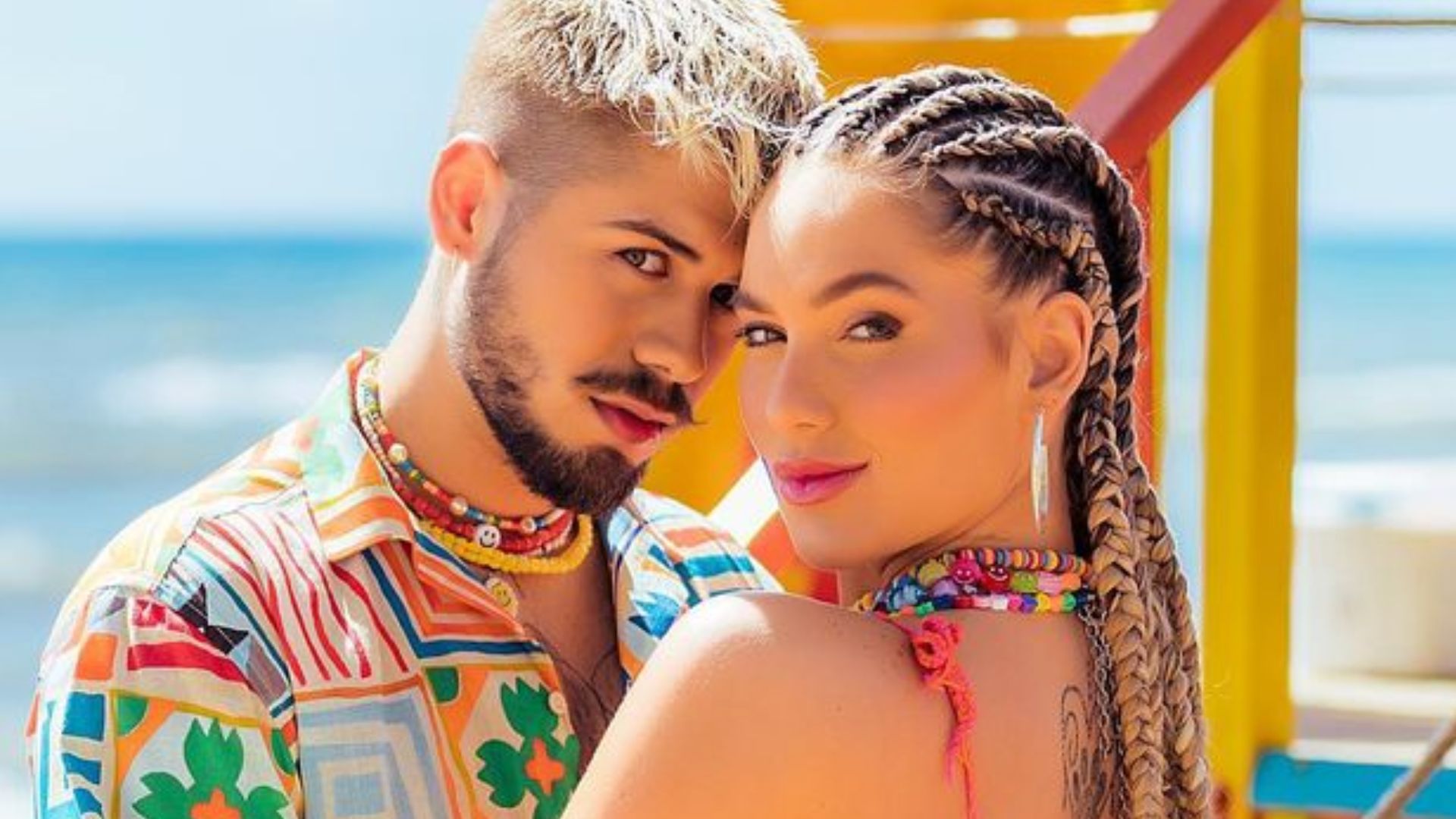 Zé Felipe deixa mão boba escapar ao surgir agarradinho com Virginia Fonseca: “Minha gata!”