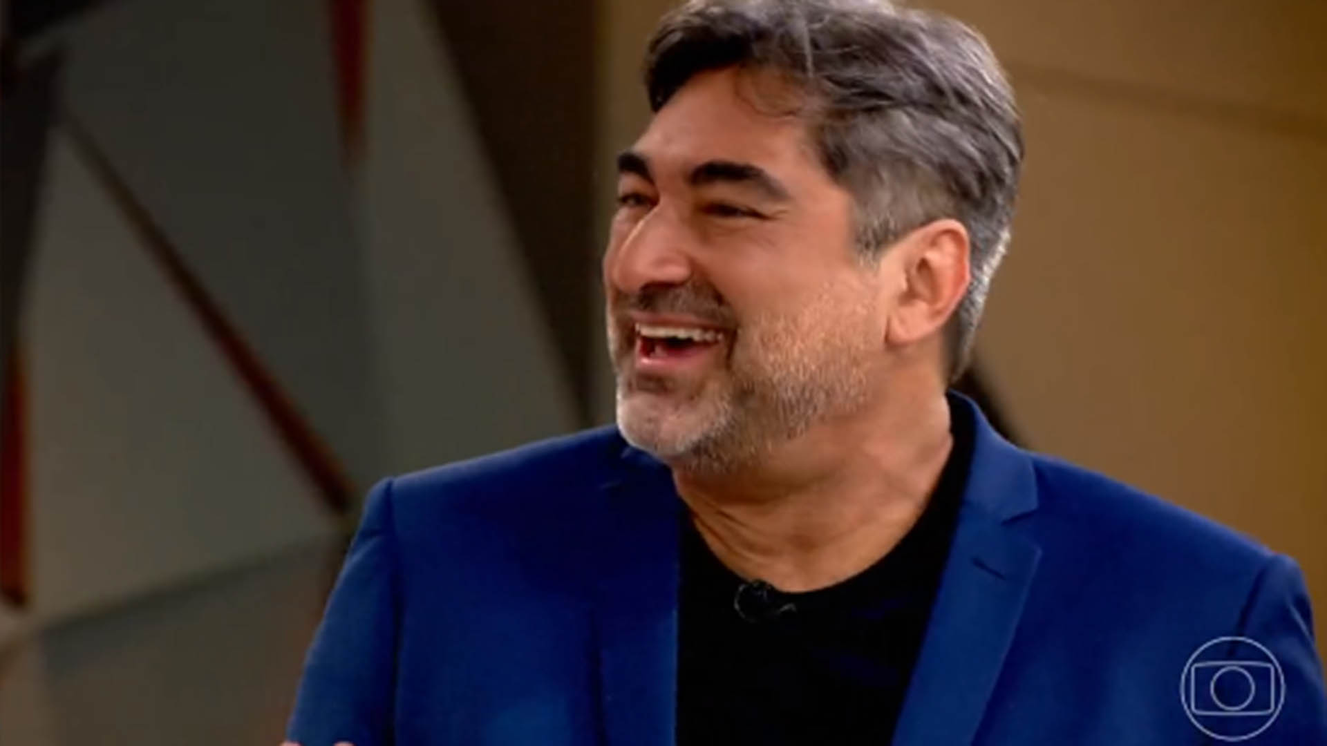 Zeca Camargo participa do Fantástico para homenagear a Gloria Maria