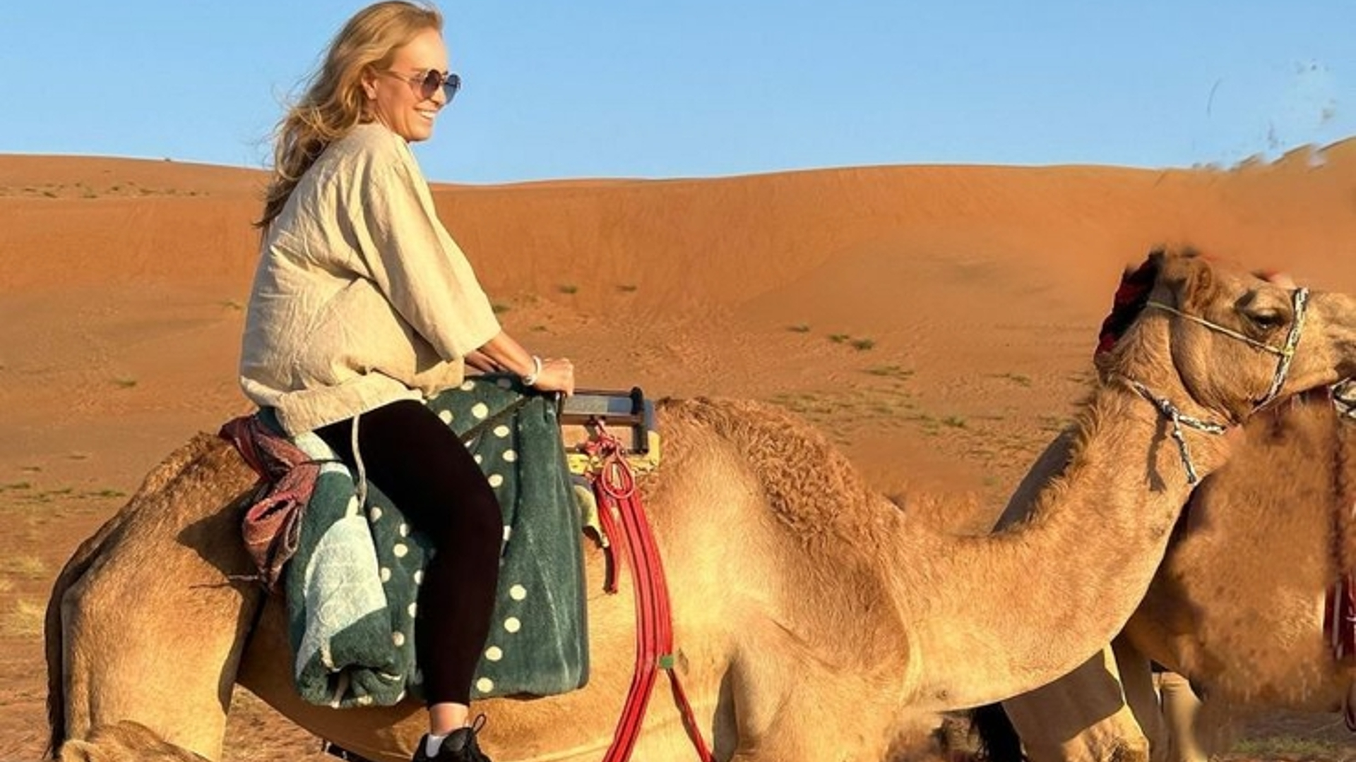 Aventuras! Angélica aproveita férias no deserto com a família