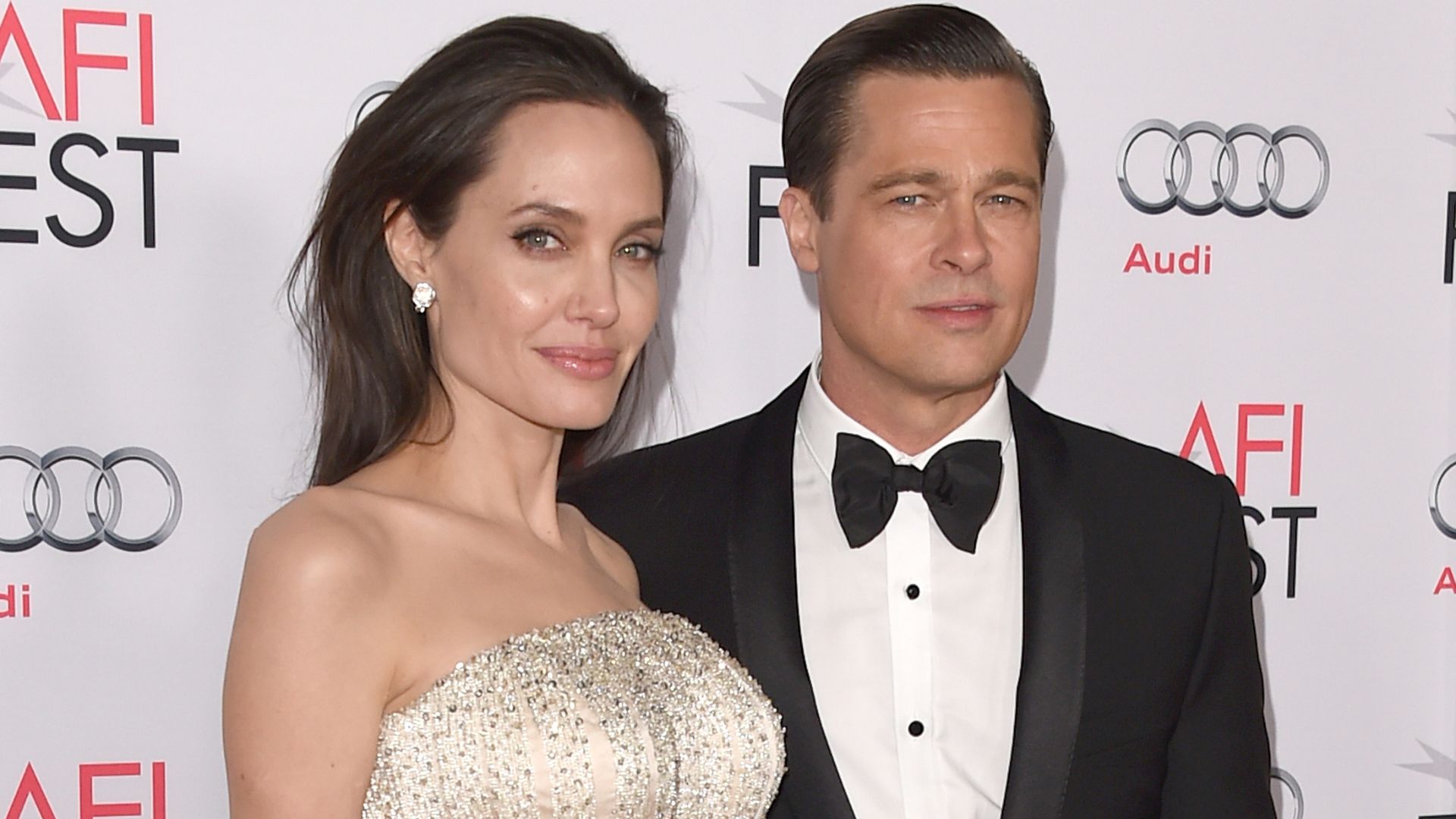 Angelina Jolie recebe envelope do FBI sobre briga entre ela e Brad Pitt