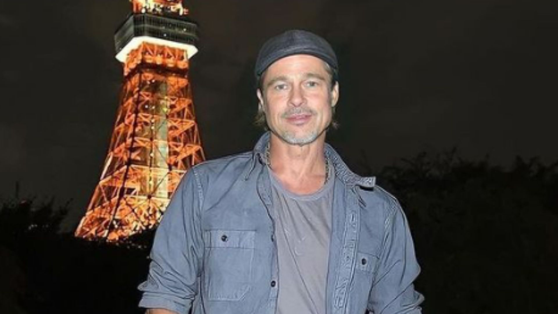 Brad Pitt é flagrado com nova namorada; conheça a designer de joias de 30 anos