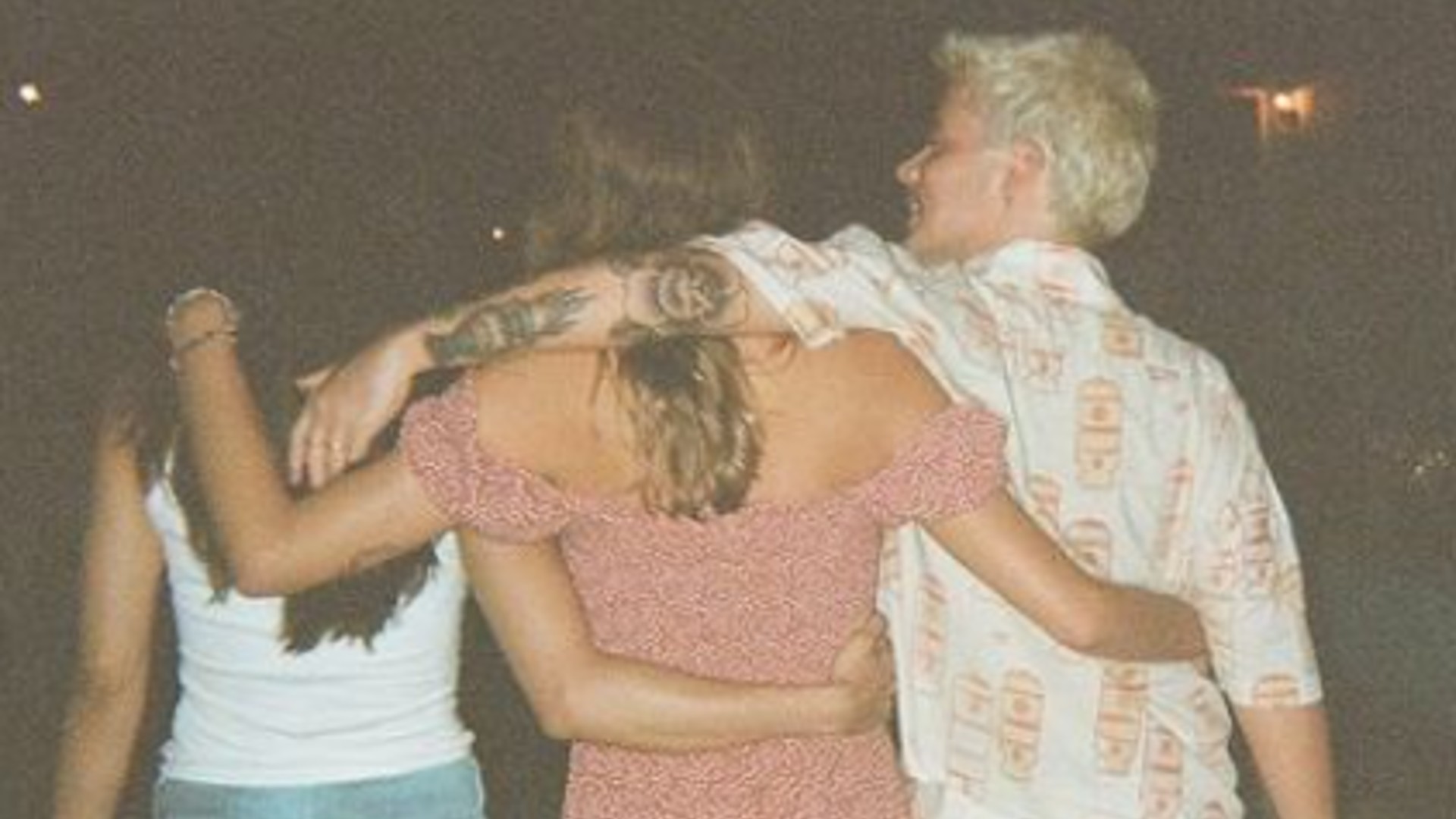 Sasha abre álbum de fotos das férias ao lado do marido e de Bruna Marquezine