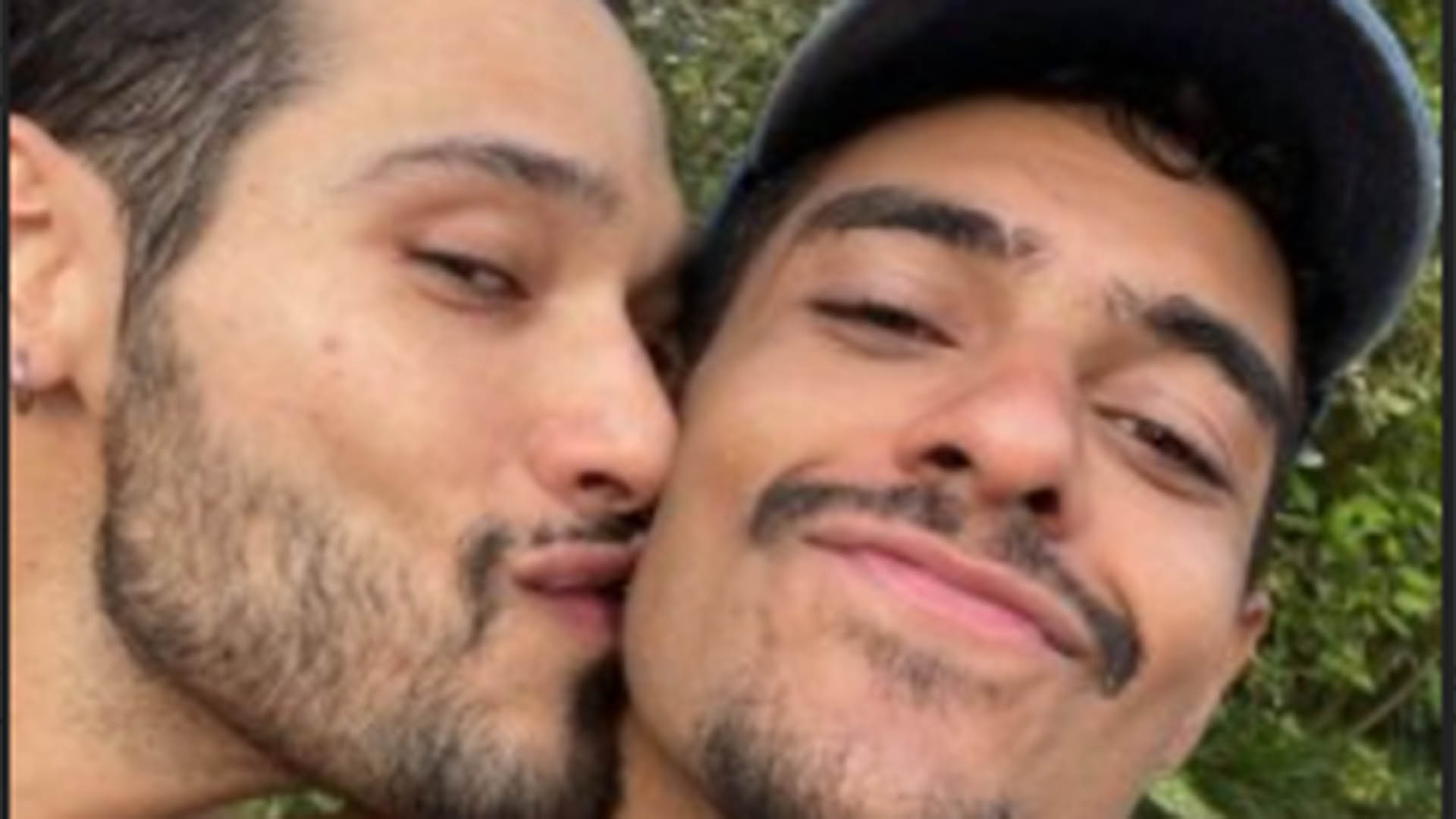Bruno Fagundes confirma romance com ator: ‘Muito feliz’