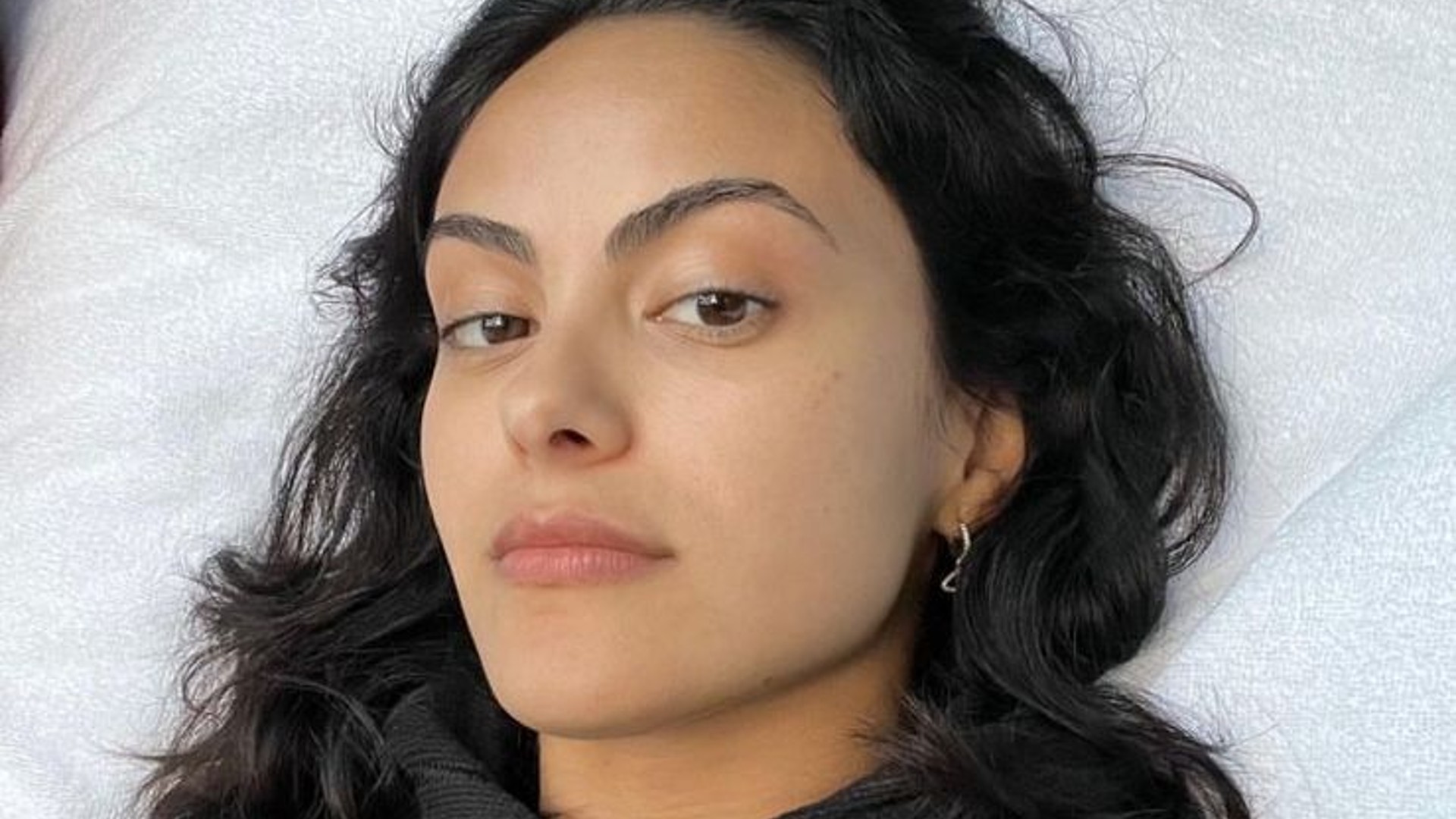 Estrela de Riverdale, Camila Mendes fala sobre problemas com transtorno alimentar