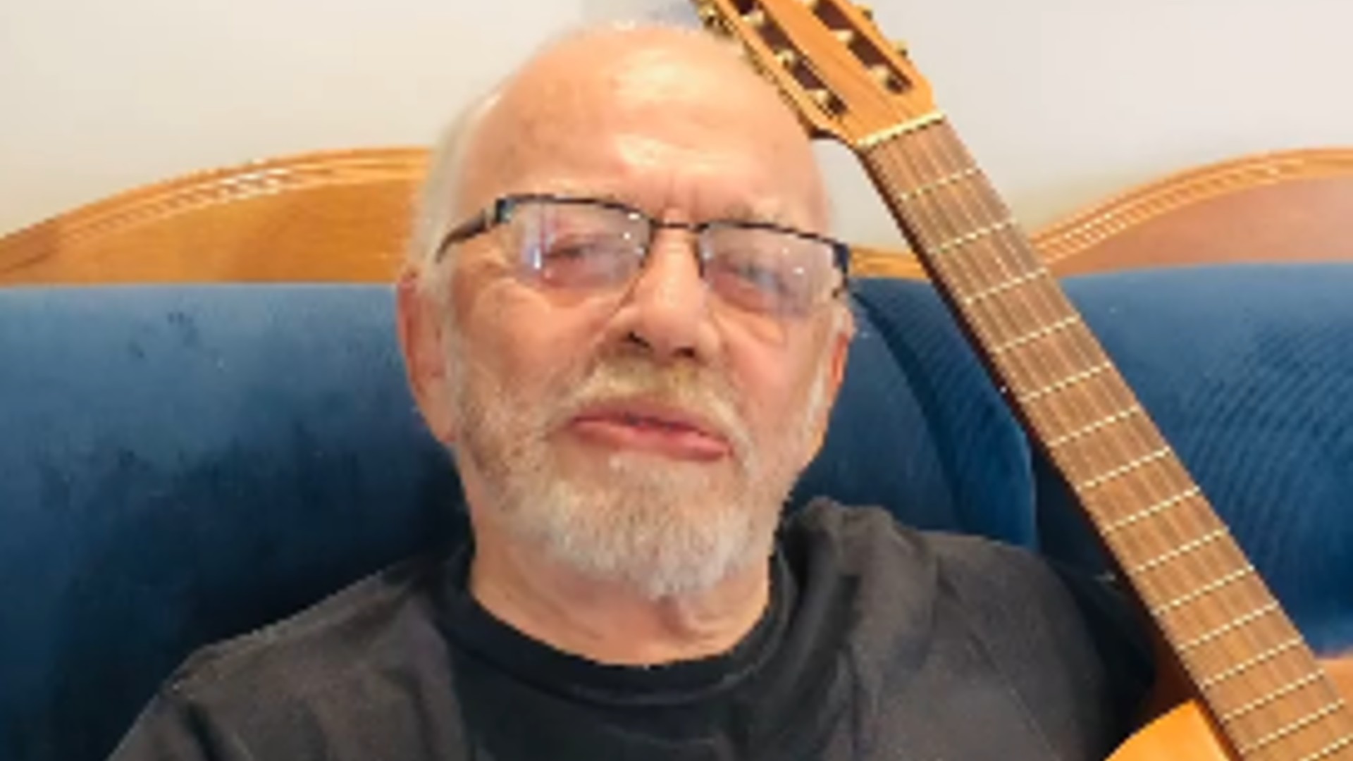 Morre Carlos Colla, compositor de músicas cantadas por Roberto Carlos e Legião urbana