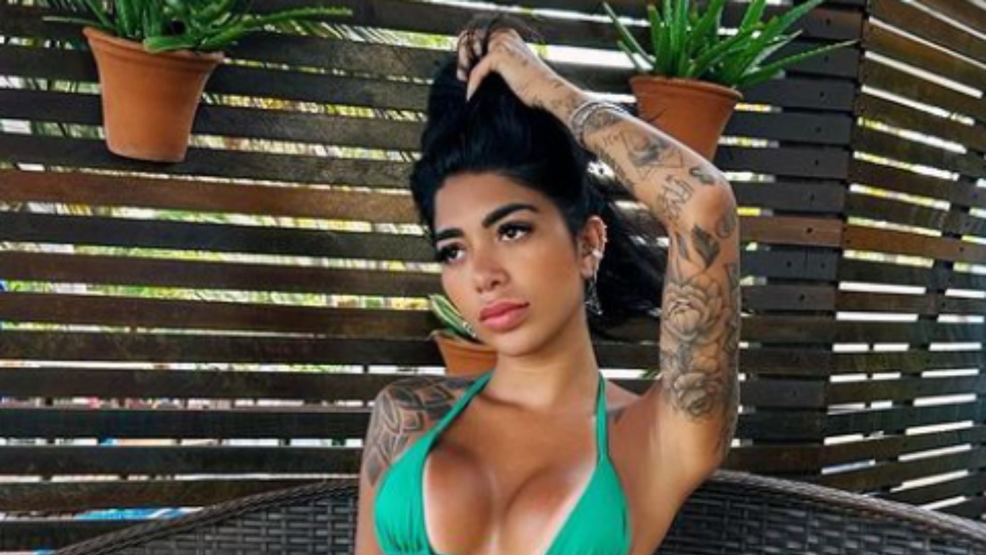 De biquíni, irmã de Gabigol deixa seguidores malucos com corpaço e marquinha em dia