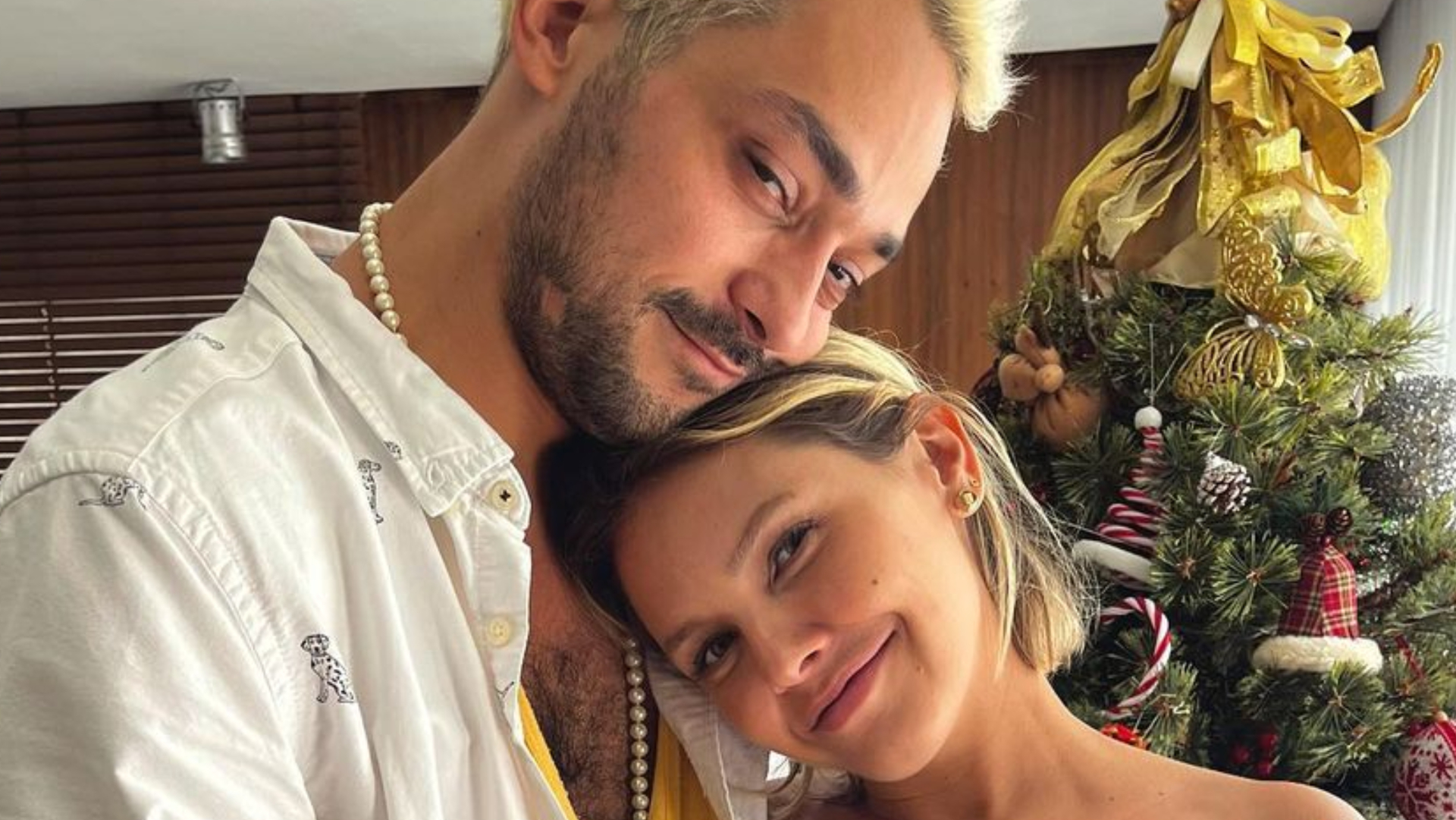 Eduardo Sterblitch recebe declaração da esposa grávida: ”Meu grande amor”
