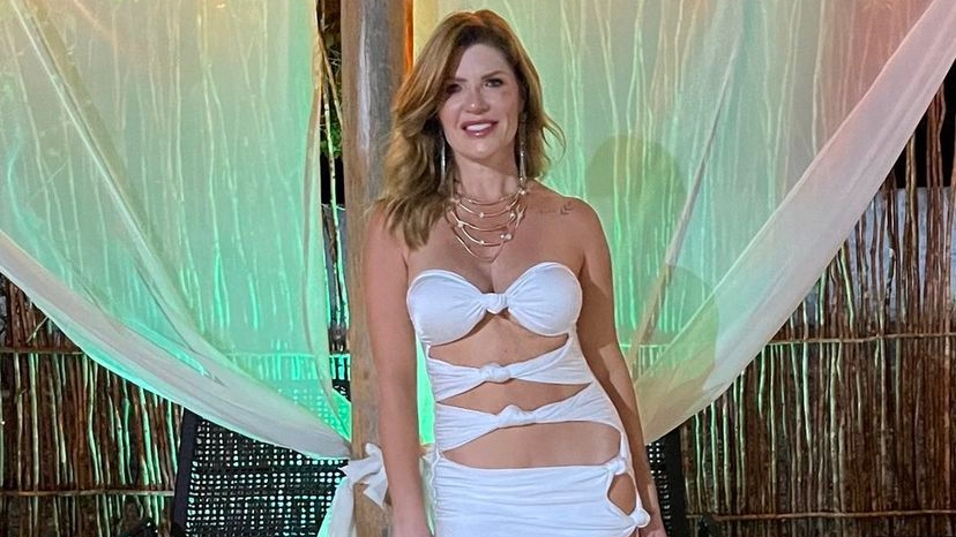 Mãe de Luisa Sonza ostenta corpão de biquíni: “Toda conservada”