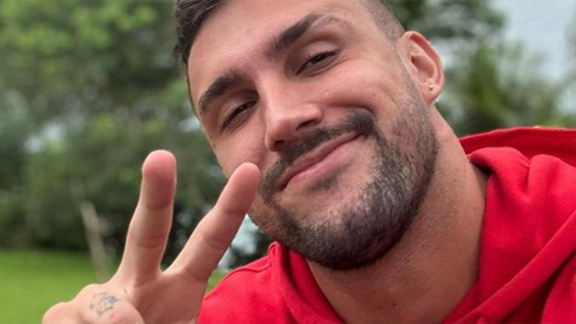 Arthur Picoli revela motivo para ter saído do grupo de ex-BBBs