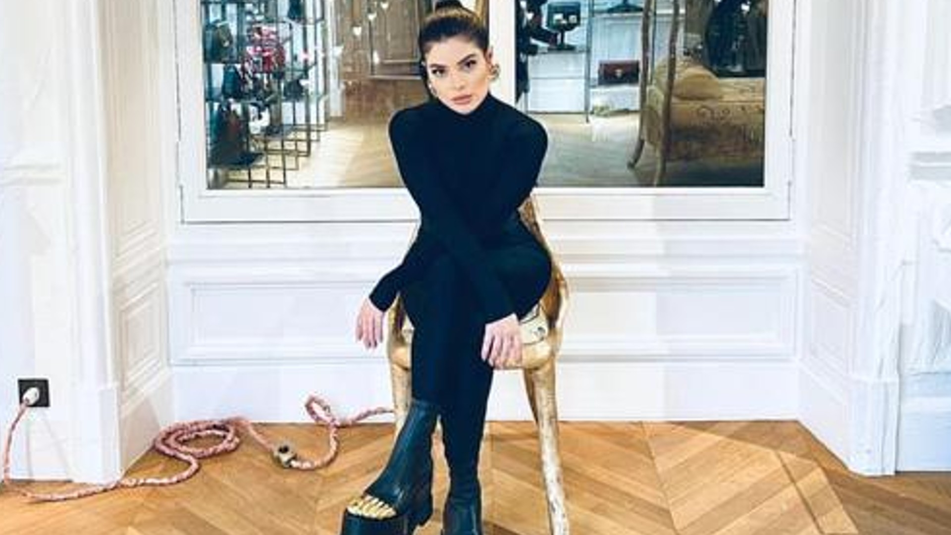 Gkay rouba a cena e mostra bastidores durante Semana de Moda em Paris após série de polêmicas