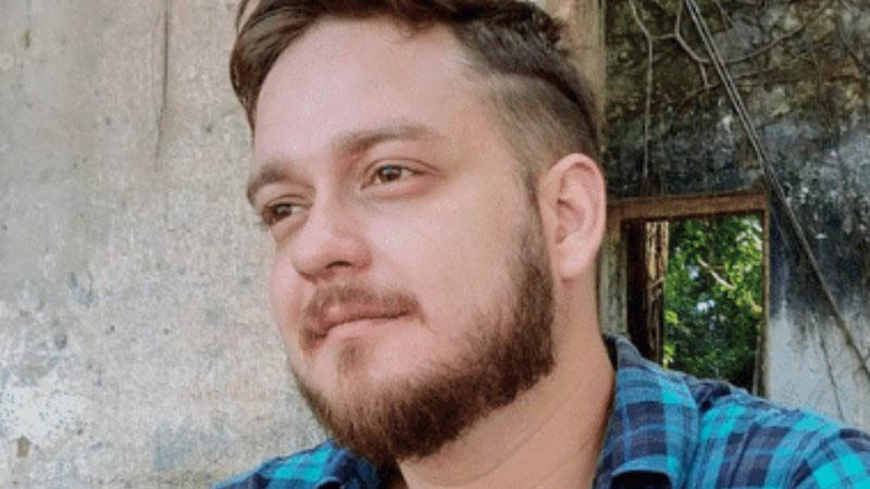 Cantor sertanejo morre ao ser atingido por 20 tiros na frente da noiva