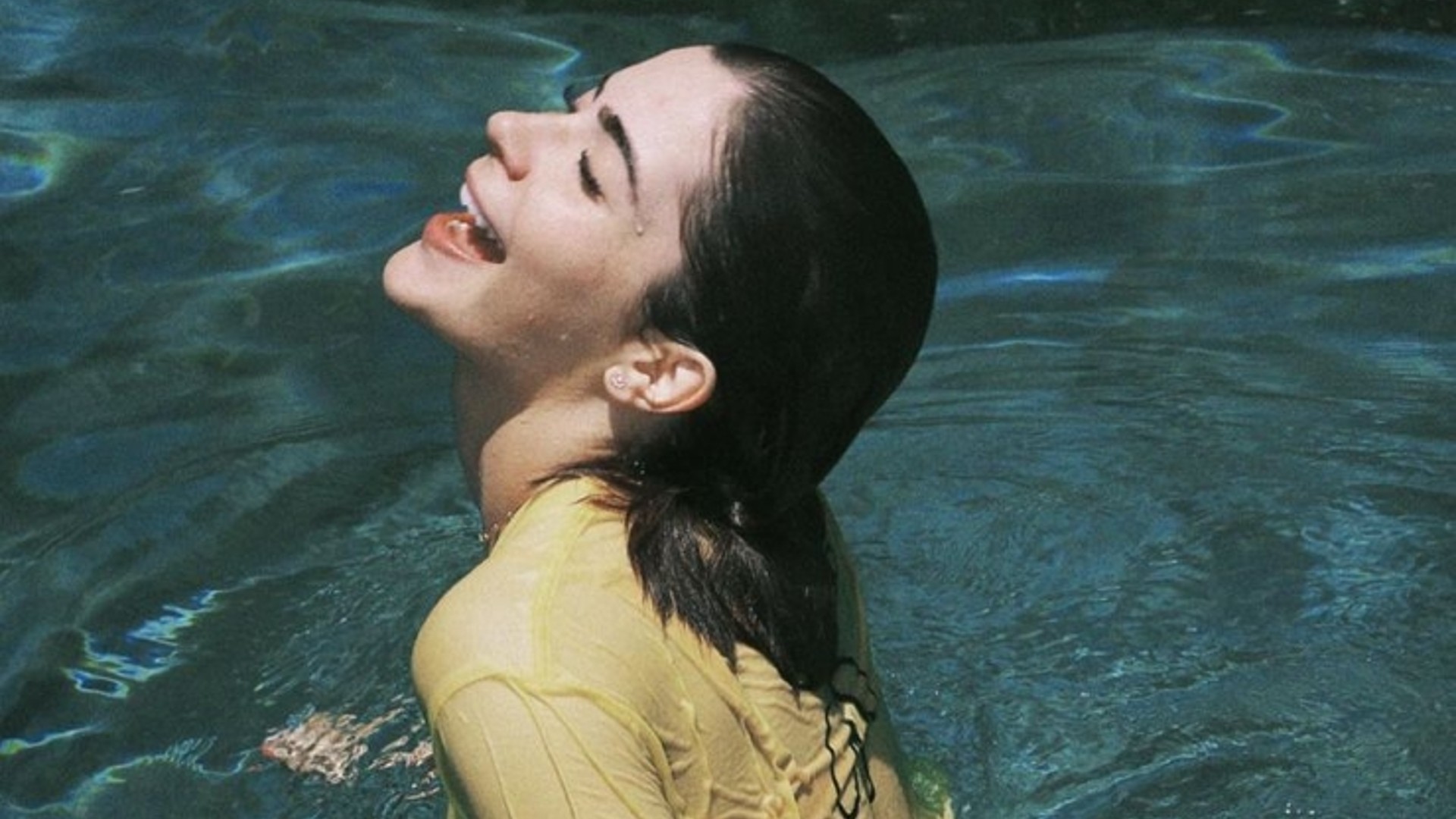 Jade Picon recebe chuva de elogios ao postar foto de ensaio fotográfico