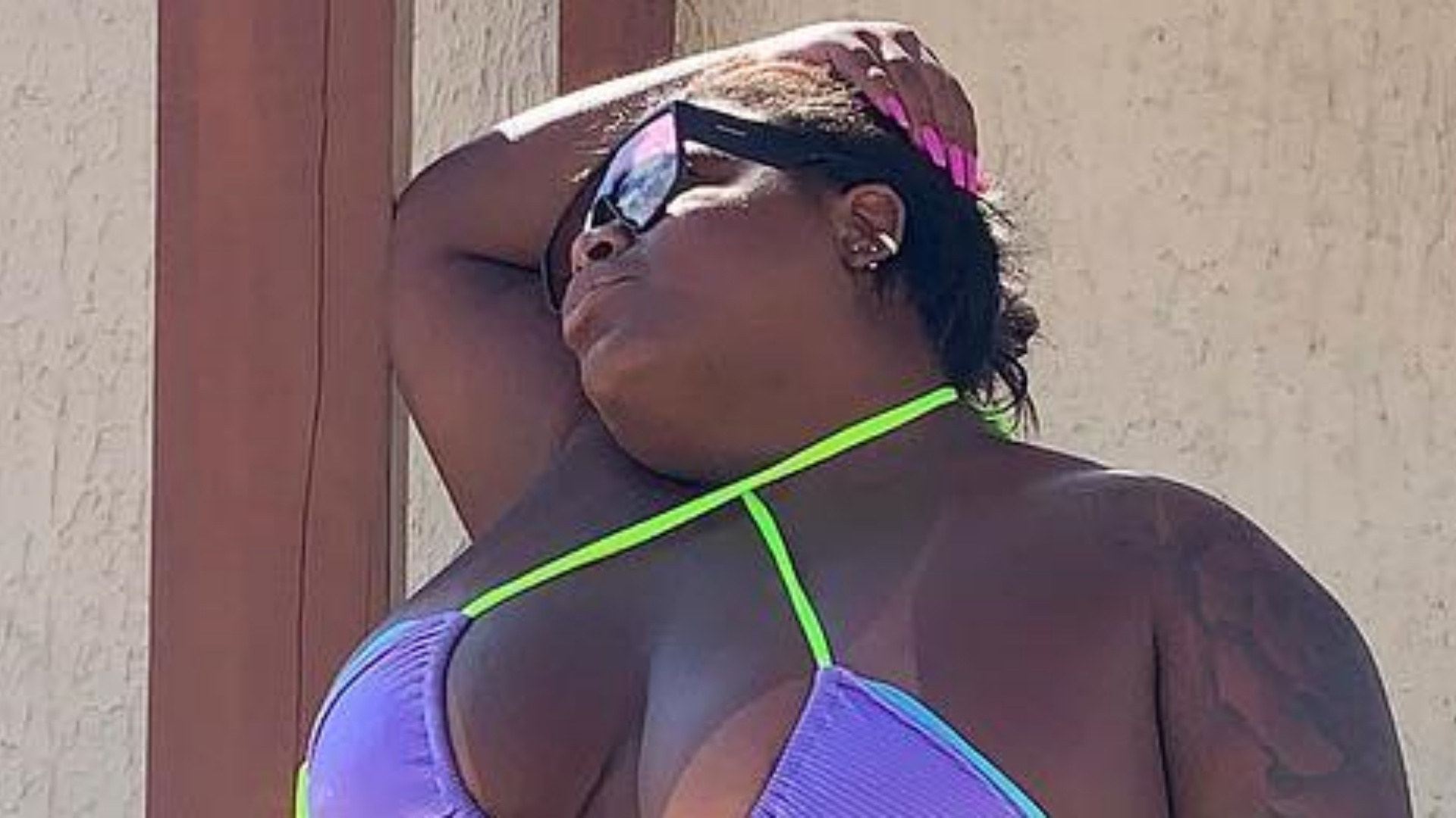 De biquíni fininho, Jojo Todynho exibe corpaço em dia de sol: “Maravilhosa”