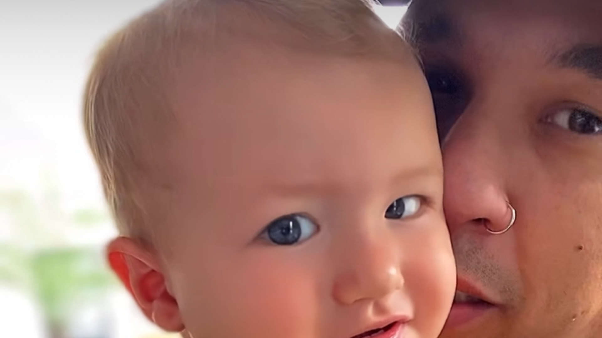 Kiko, do KLB, comemora aniversario do sobrinho: “Tio ama você”