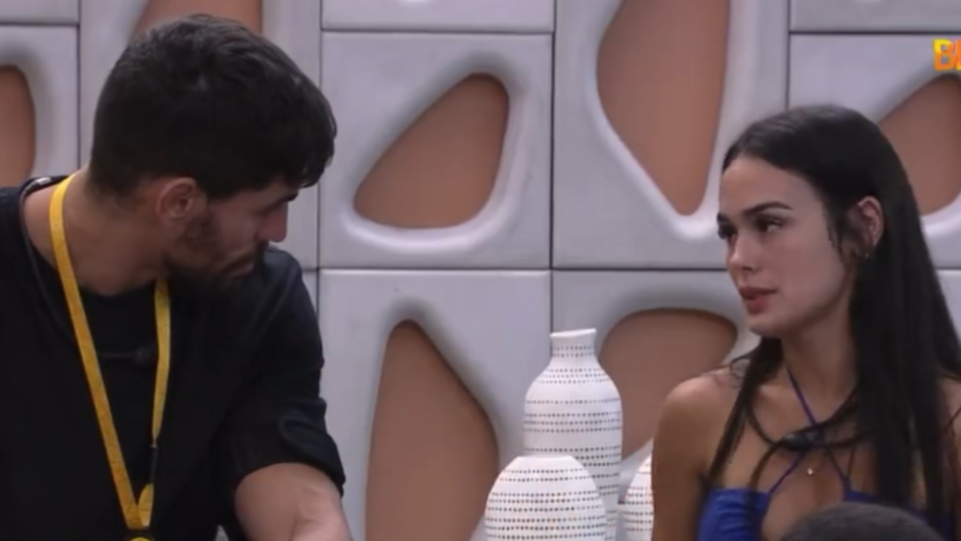 BBB 23: Larissa desabafa após ser corrigida por erro de português: “Fico me sentindo burra”